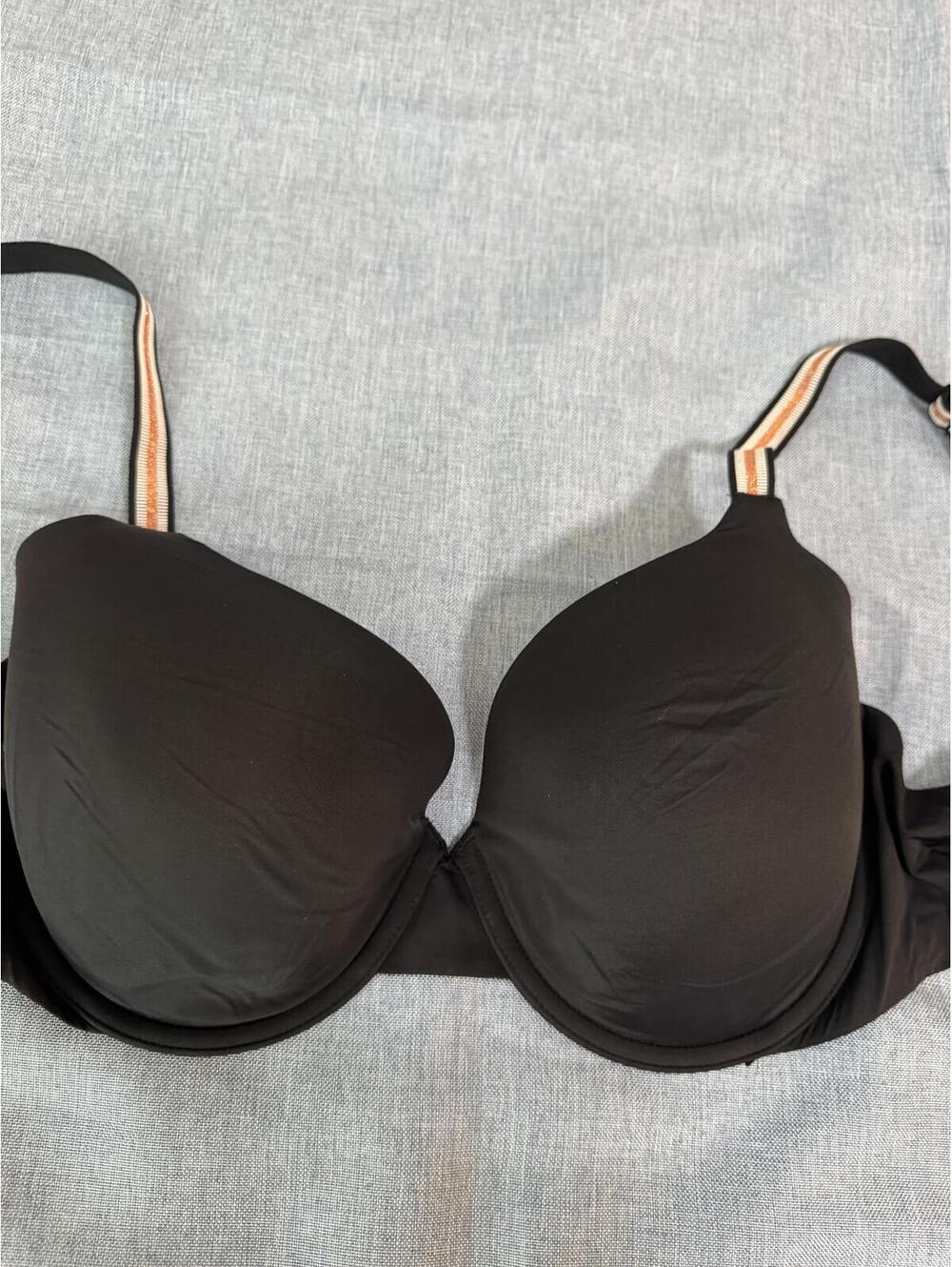 Victoria's Secret Black Underwire T-Shirt Bra‎ Striped Straps
